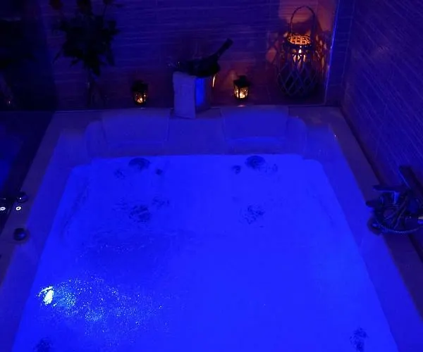 Nephele Luxury Apartament *
